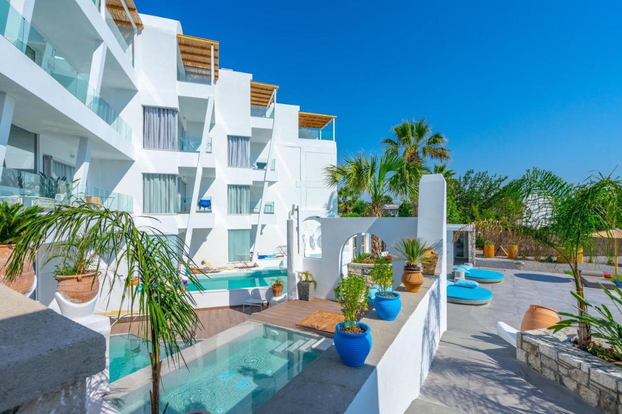 Kouros Home & Suites ファリラキ エクステリア 写真
